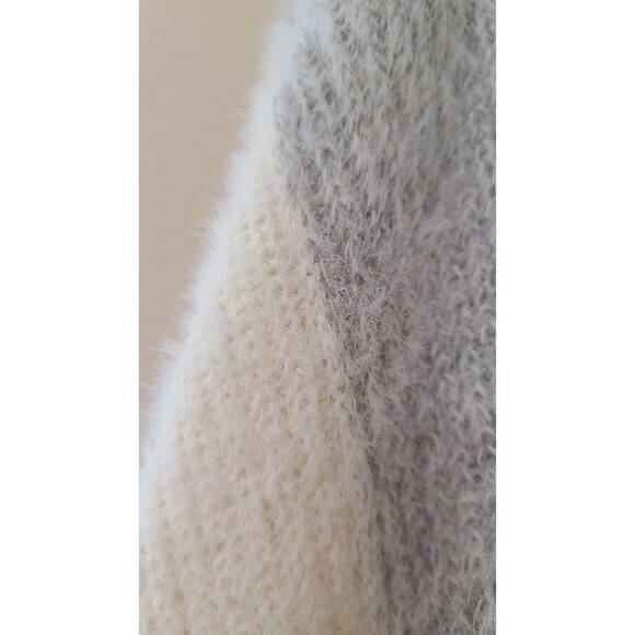 Roffe Accessories Oversized/ Stretchy/ Fuzzy Kimono Sweater Womens One Size - Picture 6 of 8